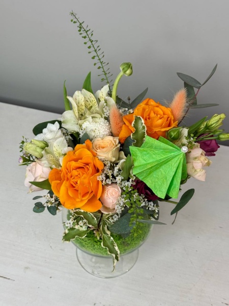 Композиция в Бокале Апельсиновая свежесть с розами и альстромерией (1)