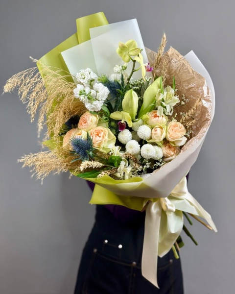 Букет Дофамин с амариллисом, орхидеями и маттиолой (1)