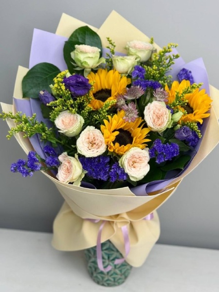 Букет Огоньки с подсолнухами и статицей  (1)