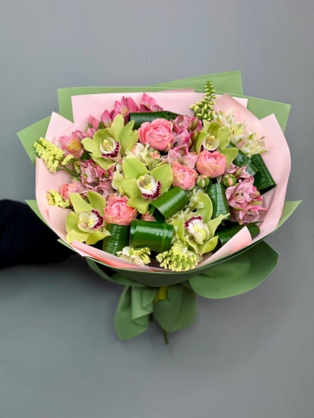 Букет Нектар с орхдеями альстромерией и розой  (1)