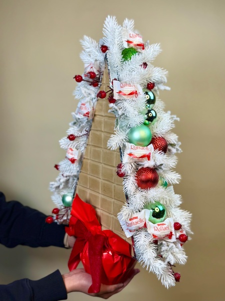 Елкас подарками (1)