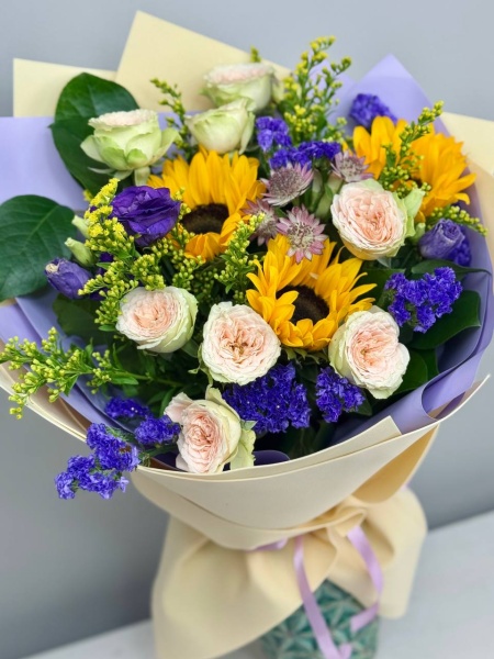 Букет Огоньки с подсолнухами и статицей  (2)